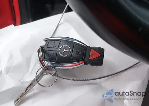 2012 Mercedes-Benz C 250 Sport z USA, uszkodzony, nr VIN WDDGF4HB9CR234329